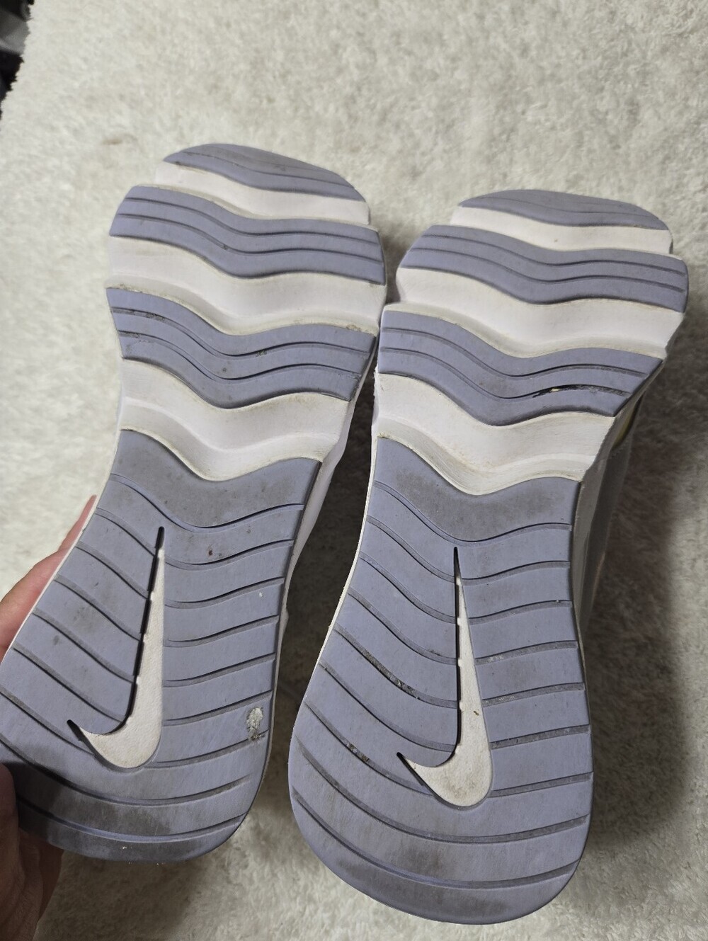 NIKE RYZ 365 Low Running Shoes - Womens Size 7 CW5590-100 - Picture 8 of 13
